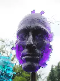 Glasplastik und Garten 2004